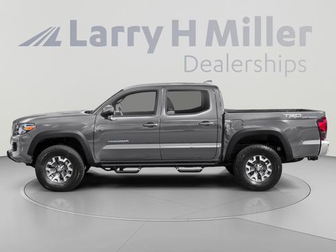 Used 2019 Toyota Tacoma TRD Off-Road AWD/4WD image 3