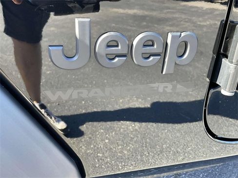 Used 2023 Jeep Wrangler Sport S image 9