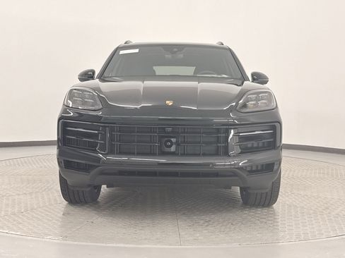 Used 2025 Porsche Cayenne image 6