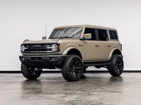 Used 2025 Ford Bronco Outer Banks AWD/4WD image 7