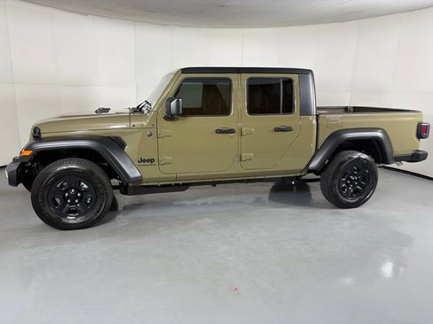 New 2026 Jeep Gladiator Sport AWD/4WD image 5