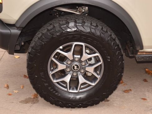 Certified 2025 Ford Bronco Badlands image 48