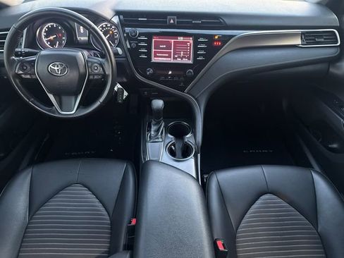 Used 2018 Toyota Camry SE image 10