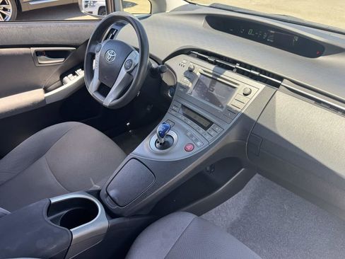 Used 2014 Toyota Prius Two FWD image 13