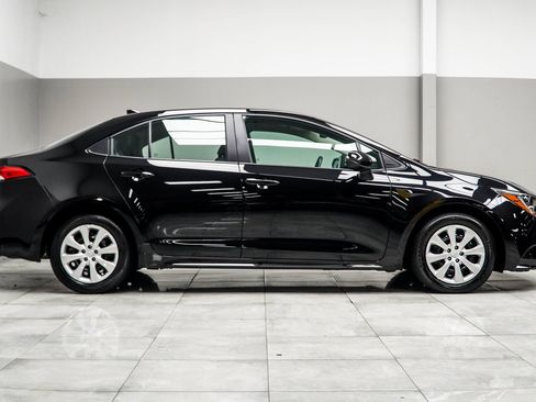 Used 2025 Toyota Corolla LE image 6