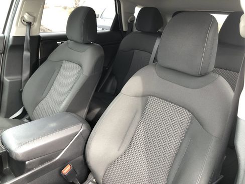 Used 2023 Kia Sportage LX image 13