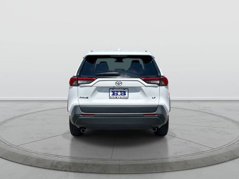 Used 2022 Toyota RAV4 LE w/ Carpet Mat Package (TMS) FWD image 7