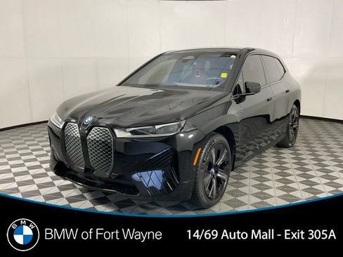 Used 2023 BMW iX xDrive50 w/ Sport Package AWD/4WD image 1