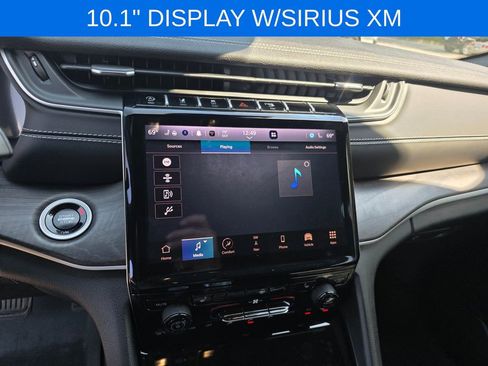 Used 2024 Jeep Grand Cherokee Limited w/ Black Appearance Package image 15