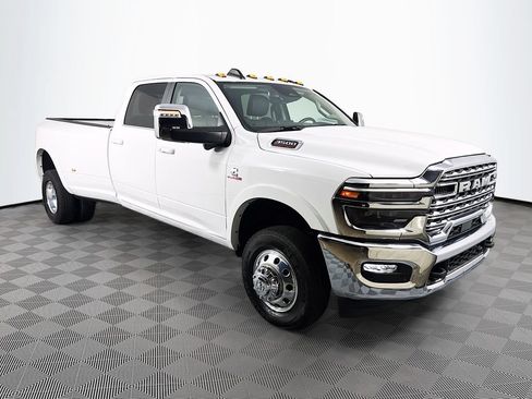 Used 2025 RAM 3500 Longhorn w/ Towing Technology Group AWD/4WD image 1