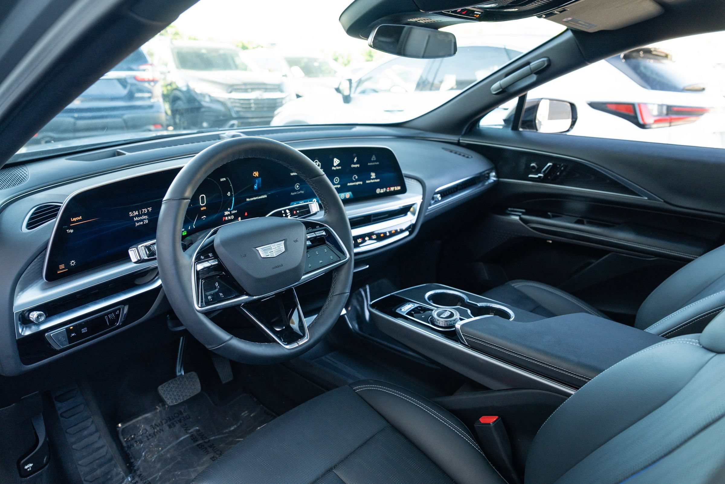 Used 2025 Cadillac Lyriq Sport AWD/4WD image 15