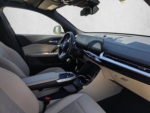 Used 2025 BMW X2 xDrive28i image 11