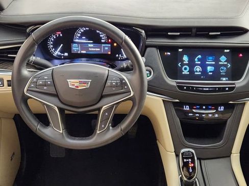 Used 2019 Cadillac XT5 FWD image 26