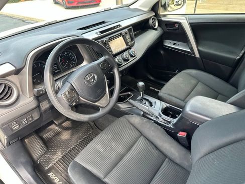 Used 2018 Toyota RAV4 LE w/ All Weather Liner Package FWD image 9
