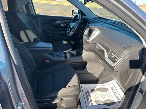 Used 2024 GMC Terrain SLE image 16