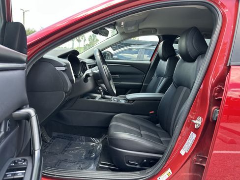 Used 2025 MAZDA CX-50 AWD 2.5 S w/ Preferred Package image 2