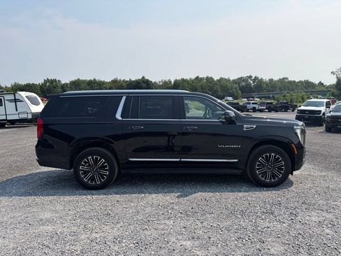 Used 2025 GMC Yukon XL Elevation AWD/4WD image 14