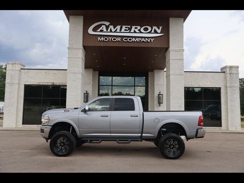 Used 2022 RAM 2500 Laramie AWD/4WD image 1