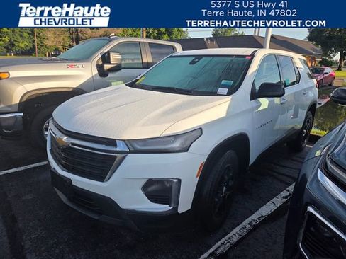 Used 2022 Chevrolet Traverse LS FWD image 1