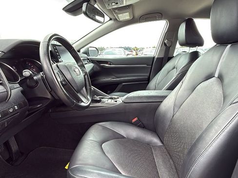 Used 2022 Toyota Camry XSE FWD image 10