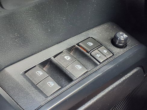 Used 2019 Toyota Tacoma SR w/ SR Convenience Package image 10