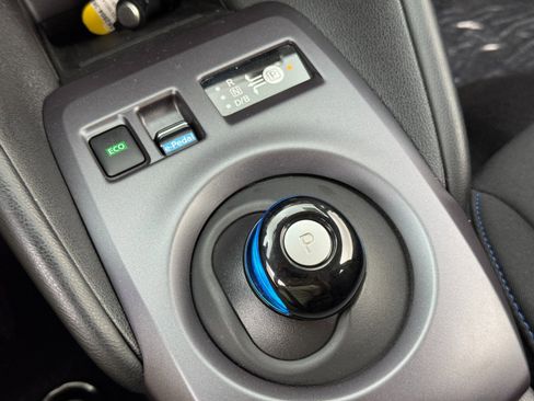 Used 2023 Nissan Leaf S image 27