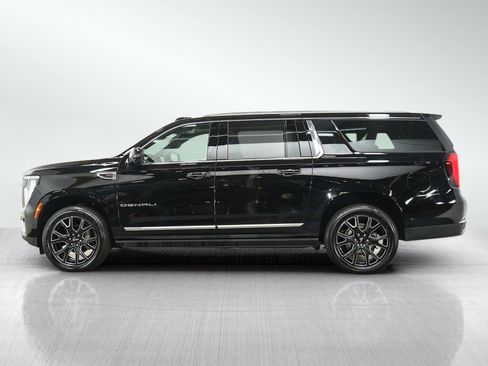 Used 2025 GMC Yukon XL Denali w/ Denali Reserve Package AWD/4WD image 2