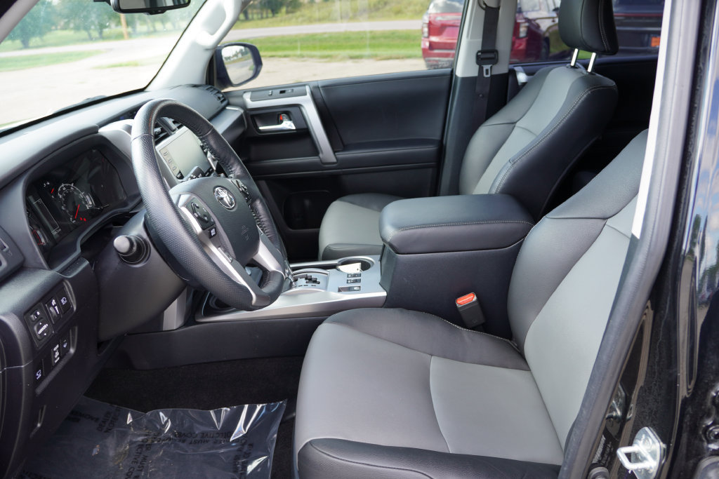 Used 2023 Toyota 4Runner SR5 Premium w/ Moonroof Package AWD/4WD image 15