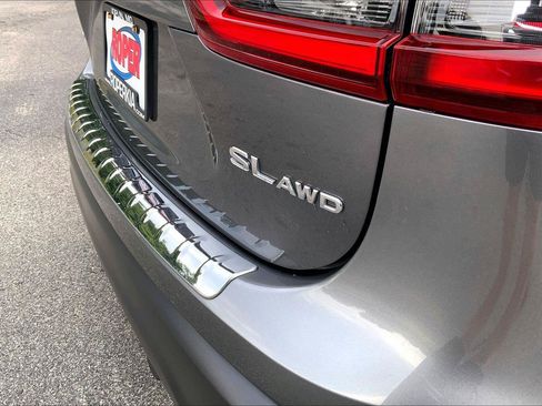 Used 2022 Nissan Rogue Sport SL AWD/4WD image 8