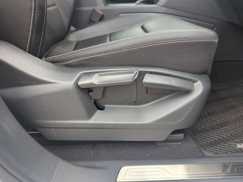 Certified 2021 Volkswagen Atlas Cross Sport SE FWD image 37