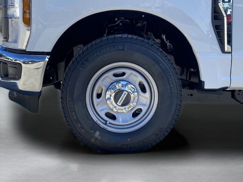 New 2026 Ford F250 XL w/ XL Chrome Package image 32