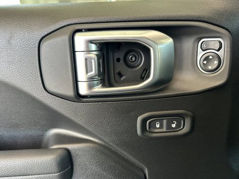 New 2026 Jeep Gladiator Sport AWD/4WD image 12