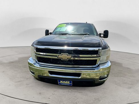 Used 2011 Chevrolet Silverado 2500 LT w/ Interior Plus Package AWD/4WD image 2