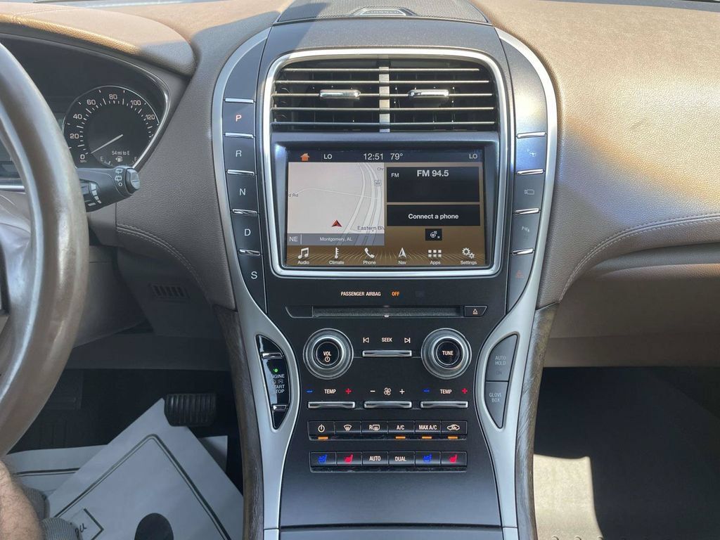 Used 2016 Lincoln MKX Reserve w/ Technology Package AWD/4WD image 22