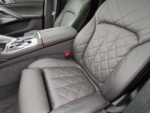 Used 2026 BMW X6 M60i AWD/4WD image 17