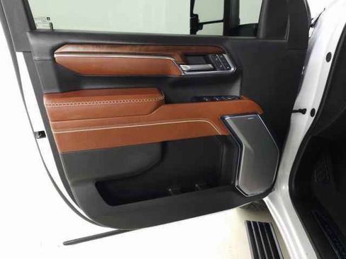 Used 2024 GMC Sierra 2500 Denali Ultimate w/ Max Trailering Package image 17