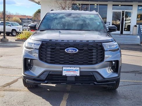 Used 2025 Ford Explorer ST-Line w/ ST-Line Street Pack image 9