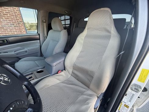 Used 2010 Toyota Tacoma 4x4 Double Cab image 16