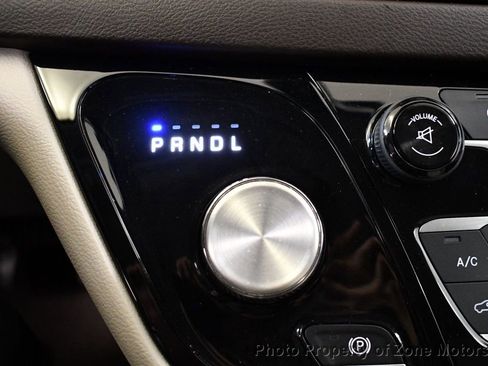 Used 2017 Chrysler Pacifica Touring-L image 36