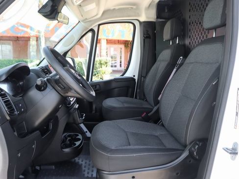 Used 2025 RAM ProMaster 2500 w/ U-Haul Equipment Group FWD image 21