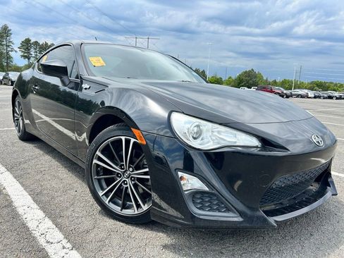 Used 2014 Scion FR-S RWD image 1