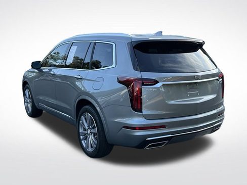 Used 2023 Cadillac XT6 Premium Luxury FWD image 8