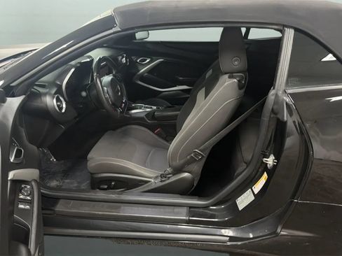 Used 2018 Chevrolet Camaro SS RWD image 21