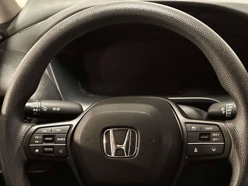 Used 2023 Honda HR-V LX image 17