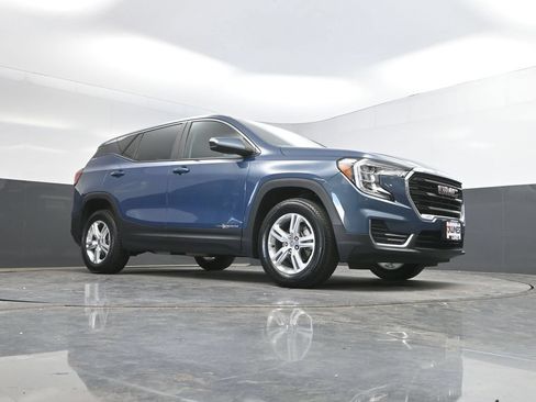 Used 2024 GMC Terrain SLE AWD/4WD image 34