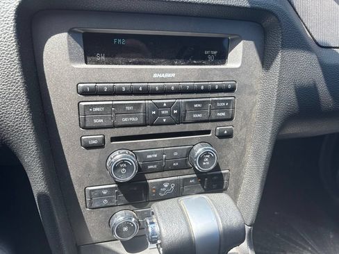 Used 2012 Ford Mustang GT Premium w/ HID Headlamps & Security Pkg RWD image 17