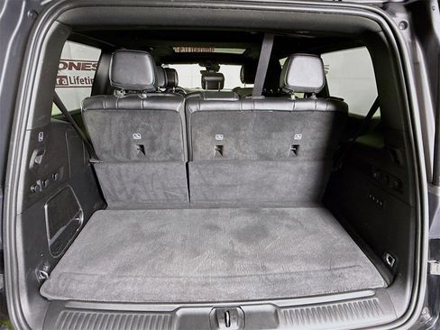 Used 2022 Jeep Wagoneer Series III w/ Premium Group I image 32