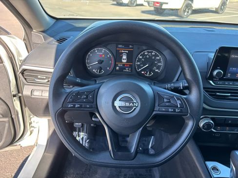 Certified 2024 Nissan Altima 2.5 S image 11