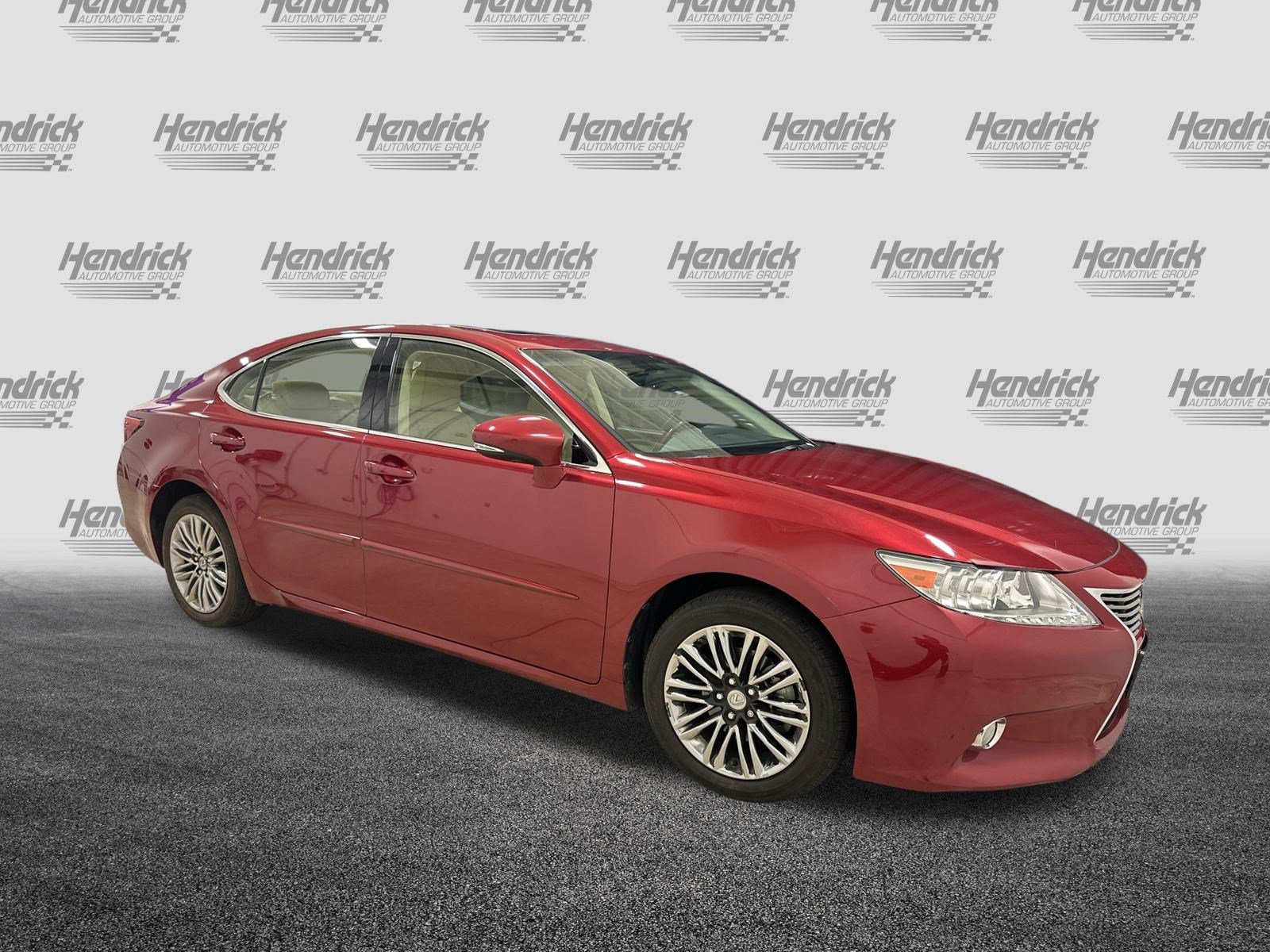Used 2015 Lexus ES 350 w/ Premium Package FWD image 2