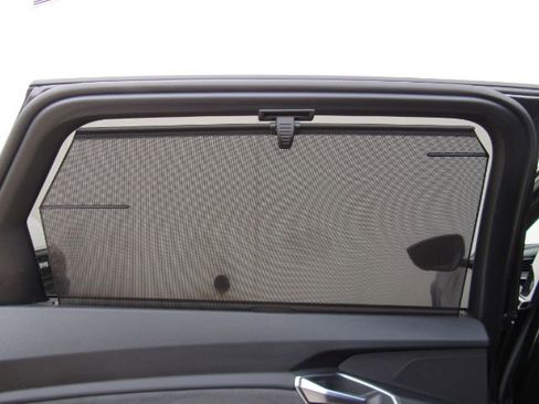 Used 2022 Audi e-tron S Prestige w/ Prestige Package image 20